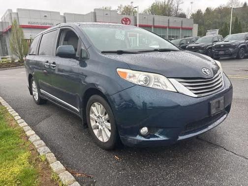 2011 Toyota Sienna XLE