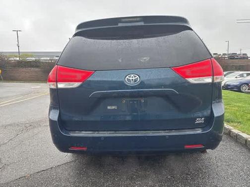 2011 Toyota Sienna XLE