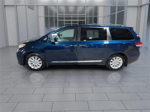 2011 Toyota Sienna XLE