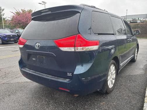 2011 Toyota Sienna XLE