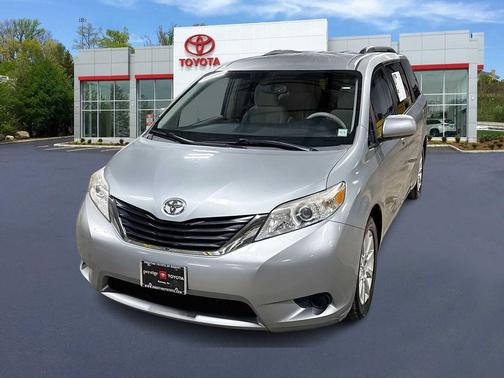 2014 Toyota Sienna LE