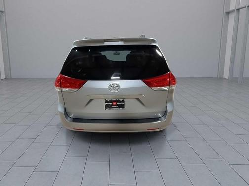 2014 Toyota Sienna LE