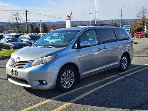2011 Toyota Sienna XLE