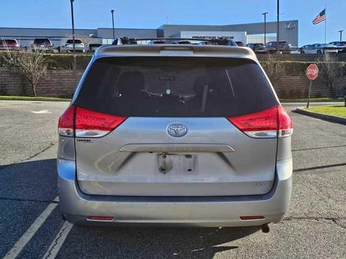 2011 Toyota Sienna XLE