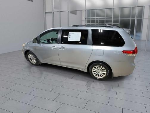 2011 Toyota Sienna XLE