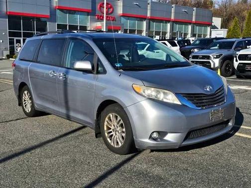 2011 Toyota Sienna XLE
