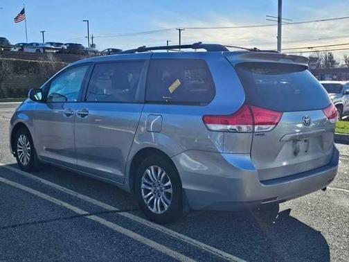 2011 Toyota Sienna XLE