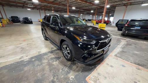 2023 Toyota Highlander XLE
