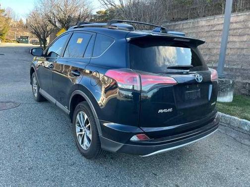 2018 Toyota RAV4 Hybrid LE