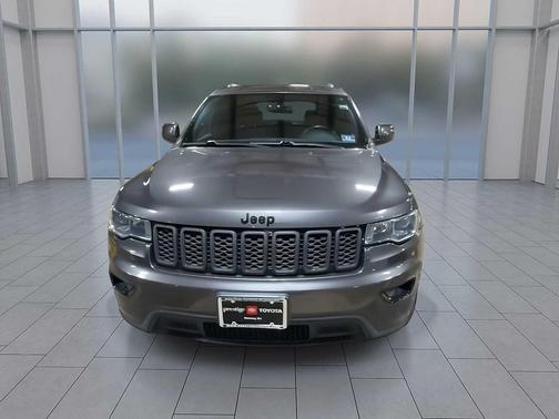 2017 Jeep Grand Cherokee Laredo