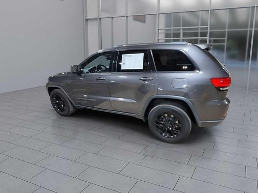 2017 Jeep Grand Cherokee Laredo