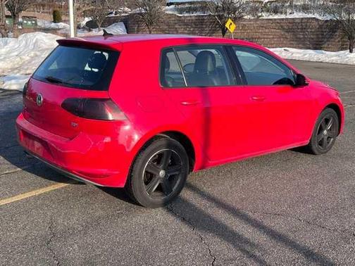 2015 Volkswagen Golf TDI SE 4-Door