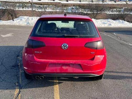2015 Volkswagen Golf TDI SE 4-Door