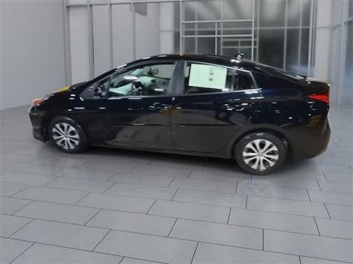 2021 Toyota Prius LE