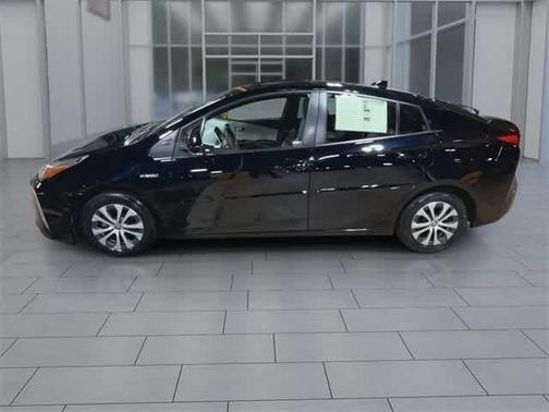 2021 Toyota Prius LE