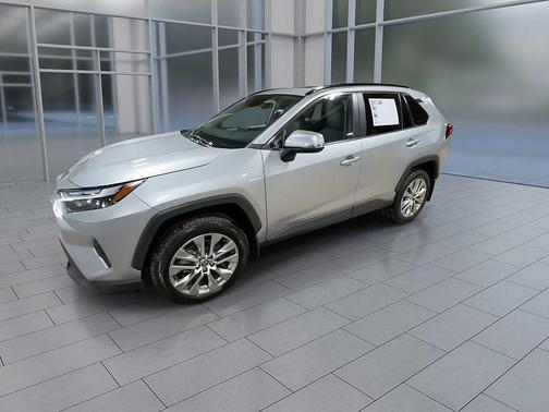 2022 Toyota RAV4 XLE Premium