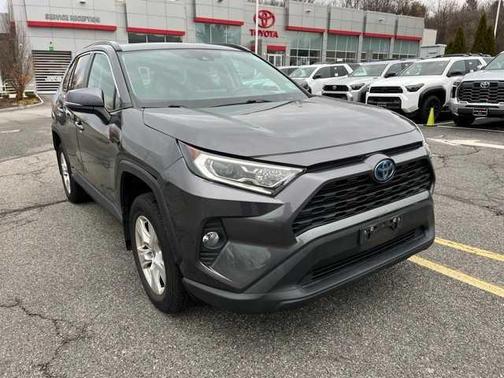 2021 Toyota RAV4 Hybrid XLE