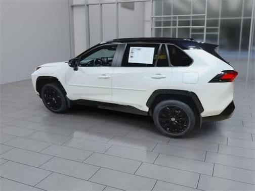 2022 Toyota RAV4 Hybrid SE
