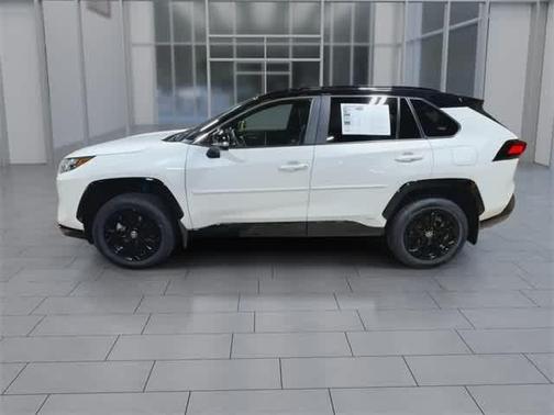 2022 Toyota RAV4 Hybrid SE