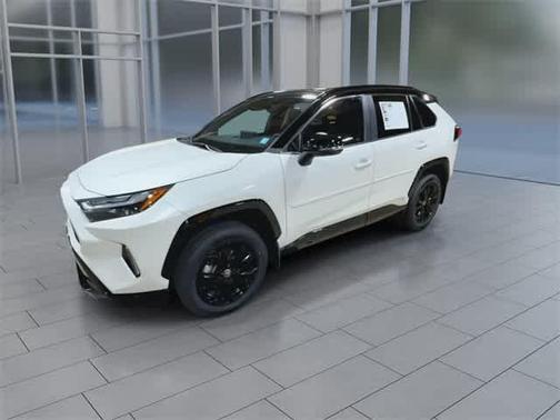 2022 Toyota RAV4 Hybrid SE