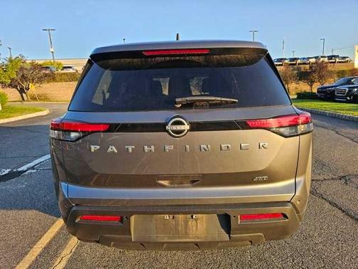 2023 Nissan Pathfinder S 4WD