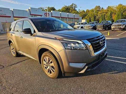 2023 Nissan Pathfinder S 4WD