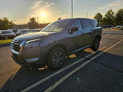 2023 Nissan Pathfinder S 4WD