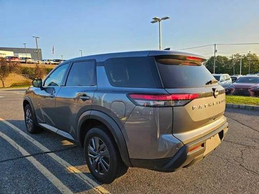 2023 Nissan Pathfinder S 4WD