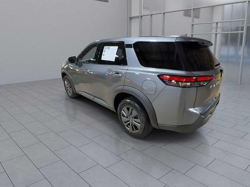 2023 Nissan Pathfinder S 4WD