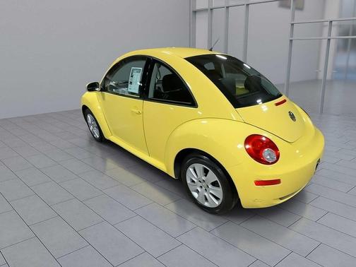 2009 Volkswagen New Beetle S