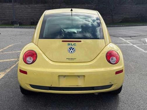 2009 Volkswagen New Beetle S