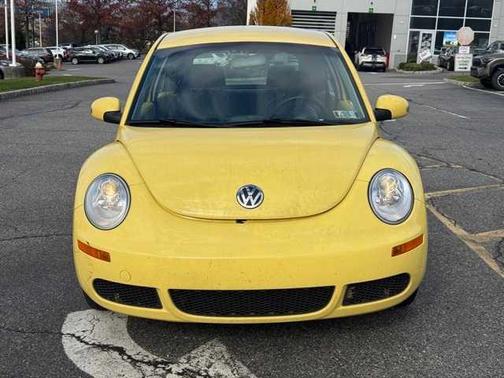 2009 Volkswagen New Beetle S