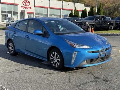 2022 Toyota Prius LE