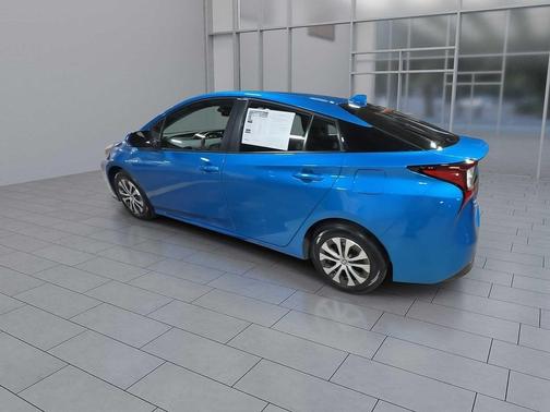 2022 Toyota Prius LE