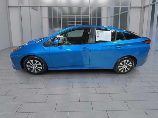 2022 Toyota Prius LE