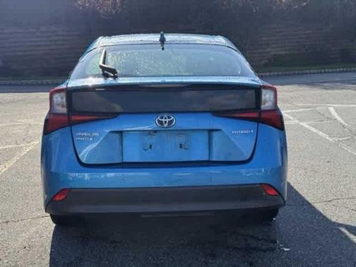 2022 Toyota Prius LE