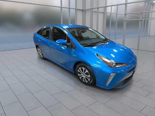2022 Toyota Prius LE