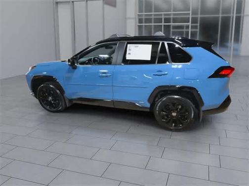 2022 Toyota RAV4 Hybrid SE