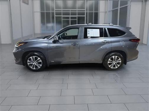2024 Toyota Highlander Hybrid XLE