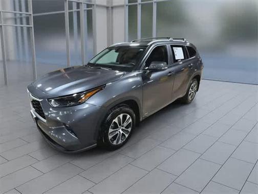 2024 Toyota Highlander Hybrid XLE