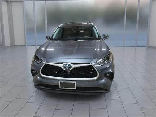 2024 Toyota Highlander Hybrid XLE