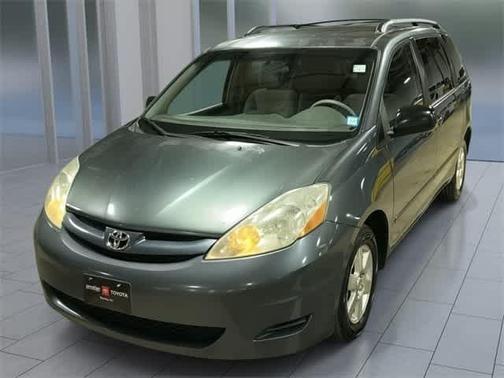 2010 Toyota Sienna LE