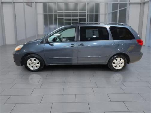2010 Toyota Sienna LE