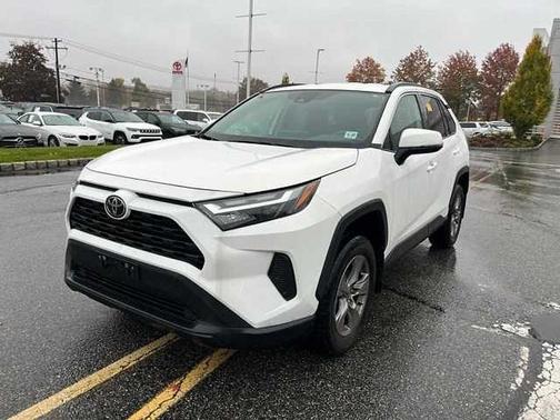 2022 Toyota RAV4 XLE