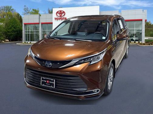 2021 Toyota Sienna Limited 7-Passenger