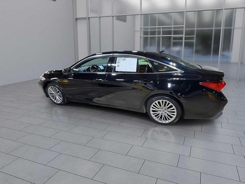 2020 Toyota Avalon Hybrid Limited