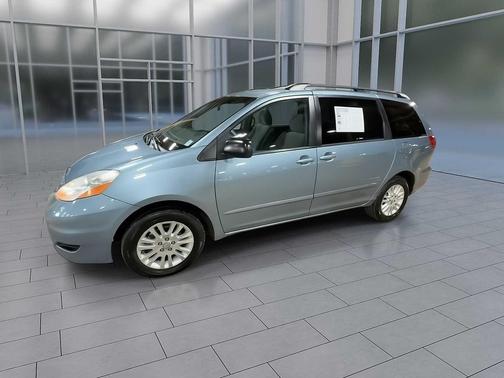 2010 Toyota Sienna LE