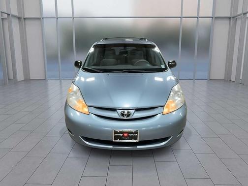 2010 Toyota Sienna LE