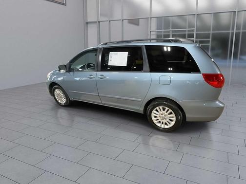 2010 Toyota Sienna LE