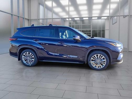 2026 Toyota Highlander Hybrid Platinum